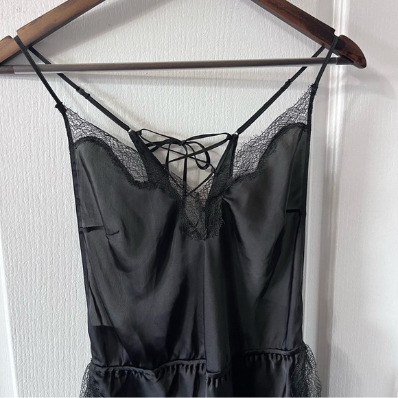 Victoria’s Secret Black Lace Trim Silky Sleepwear Romper Size Medium - Picture 2 of 13